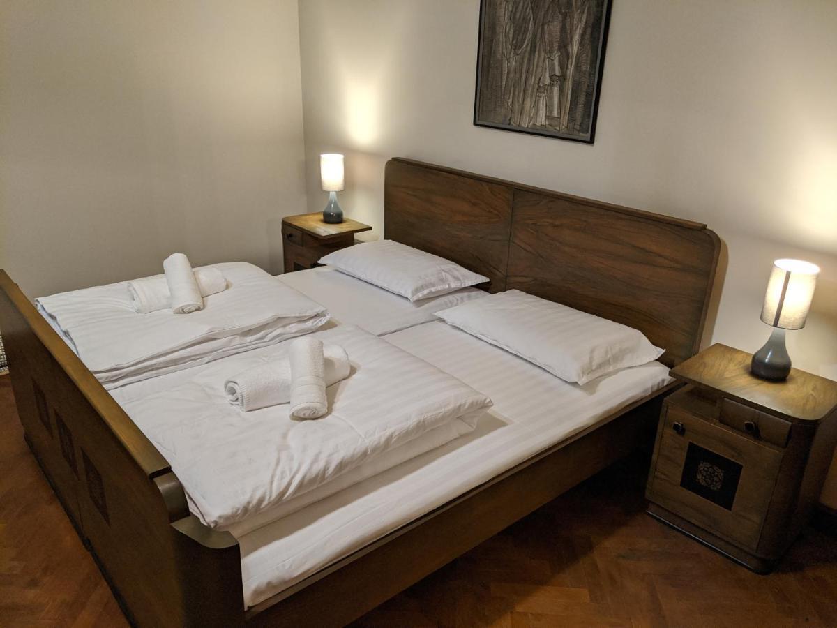 Cristian Apartment Near Old Town Temesvár Kültér fotó