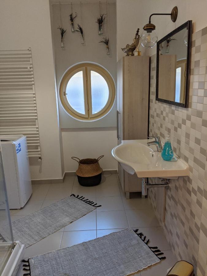 Cristian Apartment Near Old Town Temesvár Kültér fotó