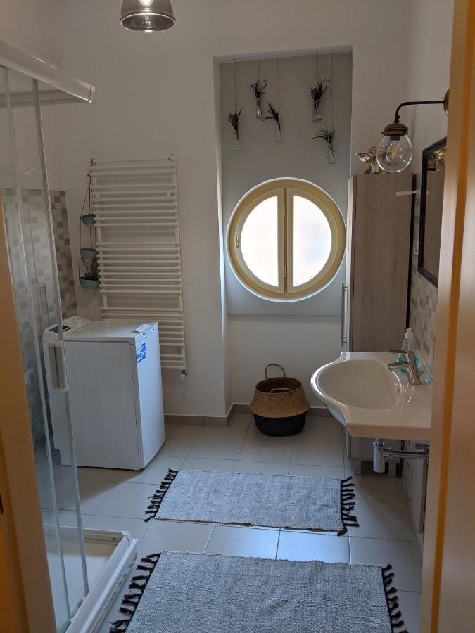 Cristian Apartment Near Old Town Temesvár Kültér fotó